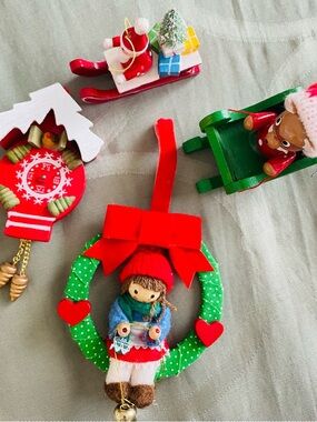 Vintage Lot Of 4 Wooden Christmas Ornaments Hand Painted 1980 Santa Sled Taiwan